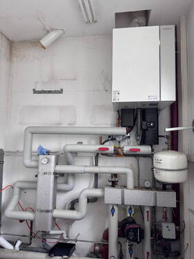 Heizkessel 90 kW heizt 2000m² - 