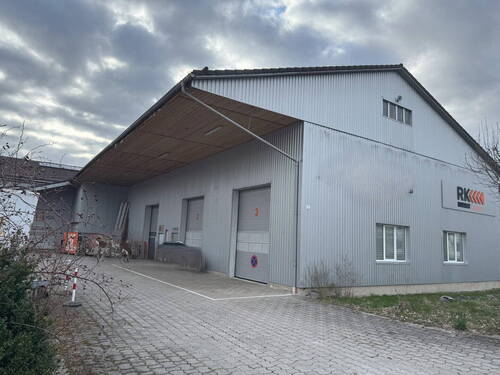 Ladezone für Halle 2 - Halle in Geretsried zur Miete