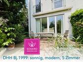 01a_COVER_Terrasse_txt.jpeg - DHH 1999 Modern, hell, 5 Zimmer, Blicke, Garage u. PP