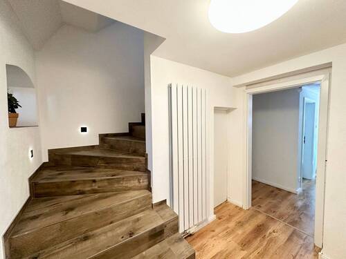 Treppe vom Erdgeschoss ins Obergeschoss - 