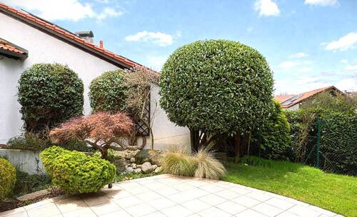 Terrasse - Nah am See: gepflegte, einzugsbereite DHH mit Sonnengarten und 2 Garagen - PROVISIONSFREI !