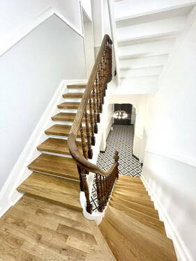 saniertes Treppenhaus - 