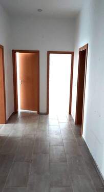 Flur - Mehrfamilienhaus, Wohnhaus in Weißenfels zum Kaufen