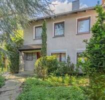 Wohnen im Grünen - Charmantes Reihenendhaus mit großzügigem Grundstück im Süden von Braunschweig