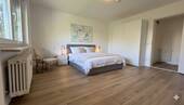 Schlafzimmer - Renovierte 4-Zimmer-Wohnung (leer) mit großem Balkon, Stellplatz und großem Kellerraum in Steinbach