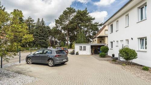 Parkplätze - 7 Zimmer Mehrfamilienhaus, Wohnhaus zum Kaufen in Brück
