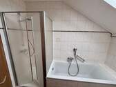 Dusche und Wanne - 