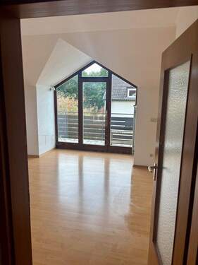 Blick zum Balkon - 2 Zimmer Etagenwohnung zur Miete in Ingolstadt