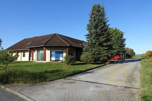Verwaltungsgebäude - Halle zum Kaufen in Rammenau