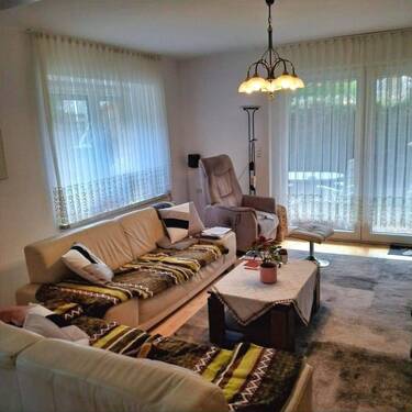Wohnzimmer - 3 Zimmer Etagenwohnung zum Kaufen in Laatzen