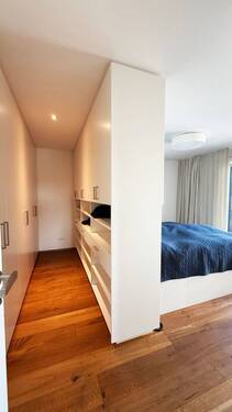 Elternschlafzimmer mit begehbarem Kleiderschrank - 