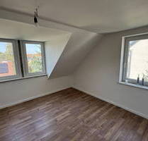 Dachgeschoss, 3 Zimmer, Südbalkon, Blick ins Grüne, frisch kernsaniert - Dresden Coschütz/Gittersee