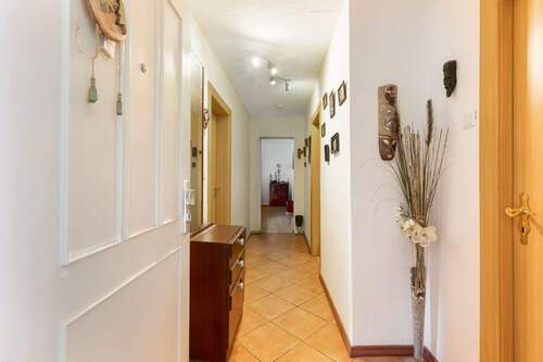 Flur - 4 Zimmer Etagenwohnung in Reinbek