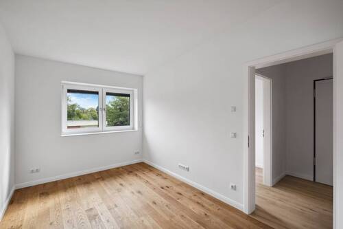 Schlafzimmer mit Außenjalousien - 