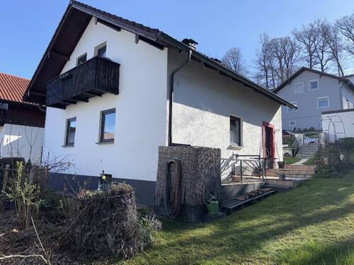 Bild 2 - 5 Zimmer Einfamilienhaus zum Kaufen in Eggenfelden