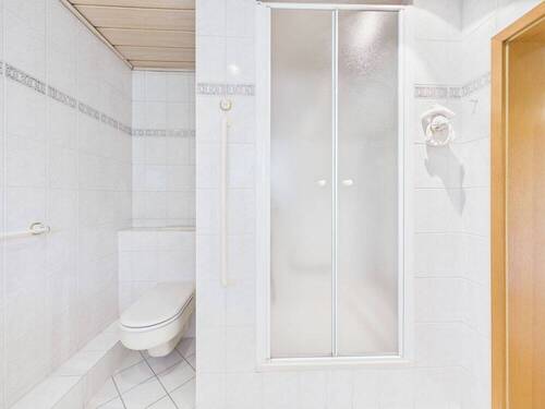 Bad mit Dusche OG - 