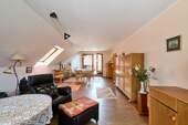 Wohnzimmer DG 1 - 