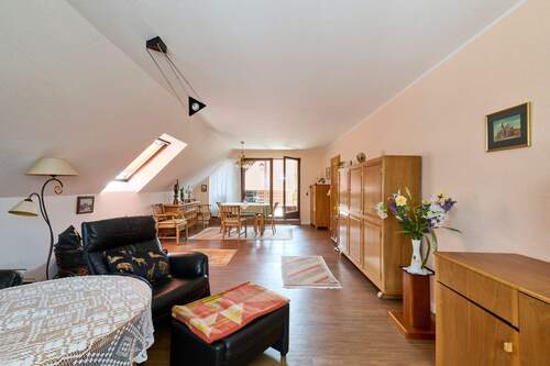 Wohnzimmer DG 1 - 