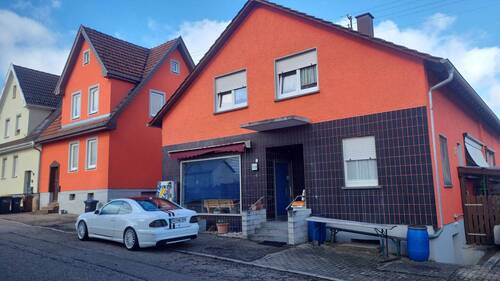 Verkaufsladen - 9 Zimmer Etagenwohnung zum Kaufen in Straubenhardt