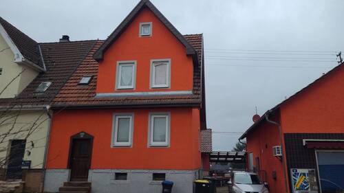 Einfamilienhaus - 9 Zimmer Etagenwohnung in Straubenhardt