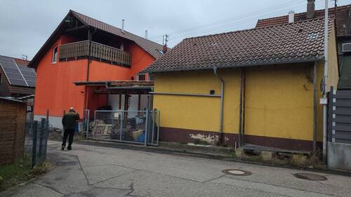 Schuppen hinter EFH - 