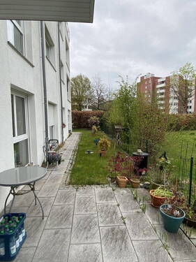 Gartenansicht von Terrasse aus - 