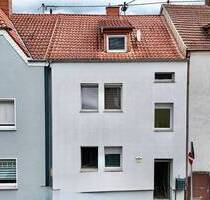 Vollvermietetes Mehrfamilienhaus mit modernisiertem Standard und Staffelmietstruktur in Neunkirchen