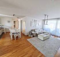 Helle 4-Zimmer-Wohnung mit Balkon in ruhiger und zentraler Lage, inkl. TG-Stellplatz - Waiblingen