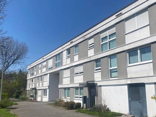 Hausansicht - 4 Zimmer Etagenwohnung zum Kaufen in Waiblingen