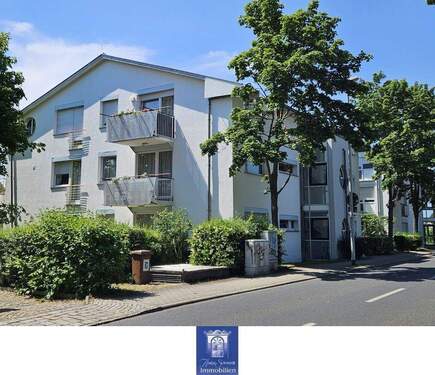 Hausansicht - Perfekte Wohlfühlwohnung mit sonnigem Balkon, Gäste-WC und Abstellraum!