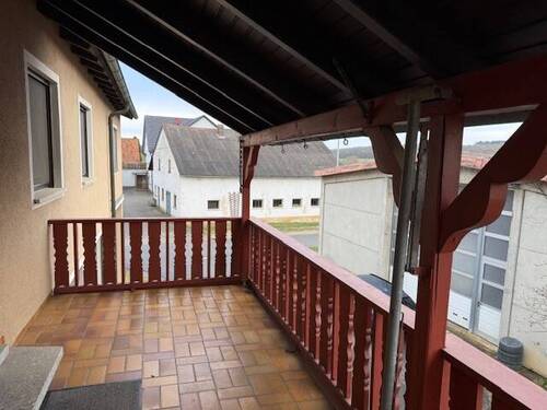 Überdachter Balkon.jpg - 