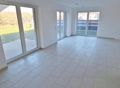 ... mit Terrassenzugang - 