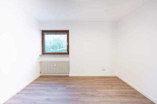 EG Büro 2 - 7 Zimmer Büro in Estenfeld