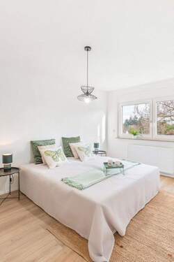 Schlafzimmer - 3 Zimmer Etagenwohnung zum Kaufen in Stuttgart