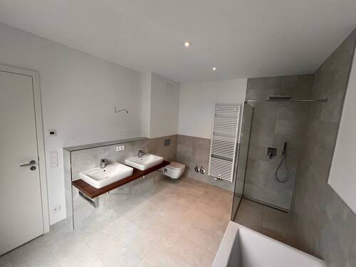 IMG_2116.JPG - NEUBAU mit 5-Zimmern 70m² WOHNEN 2 x TERRASSEN BLICK in den AUENWALD KAMIN 2 x TG-SP ca. 7.000m² eingezäunter Gemeinschaftsgarten