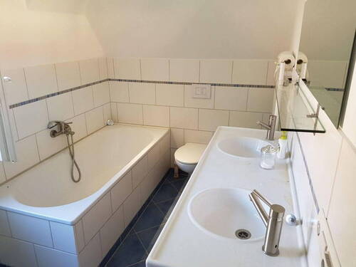 Badezimmer im 1. OG - 