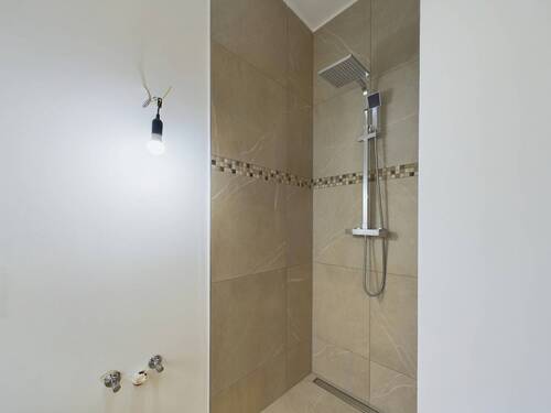 Duschbad im Gästezimmer - 