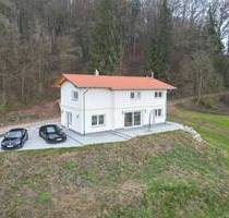 Gars am Inn: Modernes Einfamilienhaus in idyllischer Alleinlage - Großes Gartengestaltungspotential