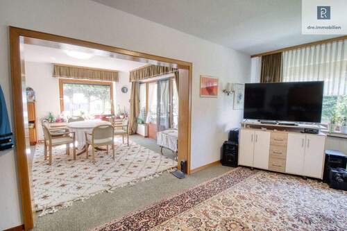 Blick aus Wohnzimmer in Esszimmer - Einfamilienhaus mit 120,00 m² in Troisdorf zum Kaufen