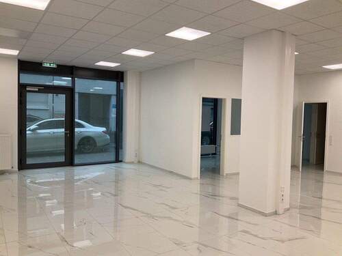 Salonfläche; Eingangsbereich.JPG - Kosmetiksalon sucht neuen Mieter ab September 2026