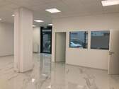 Salonfläche; Zugang zum sep. Behandlungsraum.JPG - Gewerbeobjekt (Büro, Produktion, Verkauf) zur Miete in Offenbach