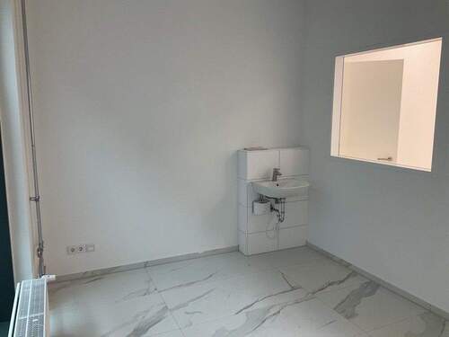 sep. Behandlungsraum.JPG - Gewerbeobjekt (Büro, Produktion, Verkauf) in Offenbach zur Miete