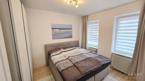 Schlafzimmer möbliert - 