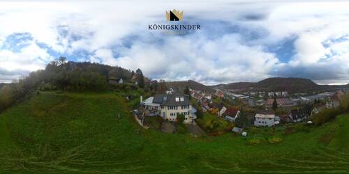 eingebettet in eine charaktervolle Landschaft - 