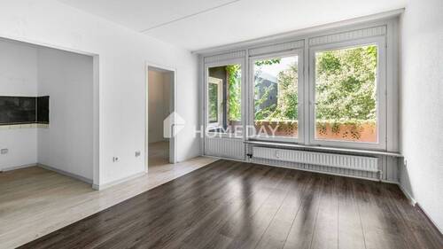 Wohnzimmer 1 - Zwei-Zimmer-Wohnung mit Loggia - ruhig, grün, bezugsfrei