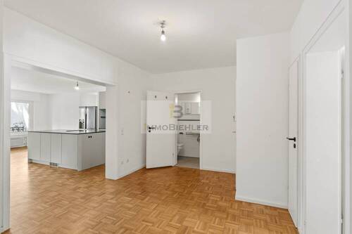 Willkommen - 4 Zimmer Etagenwohnung in Bonn