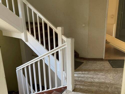 Treppengeländer im Hausflur - 