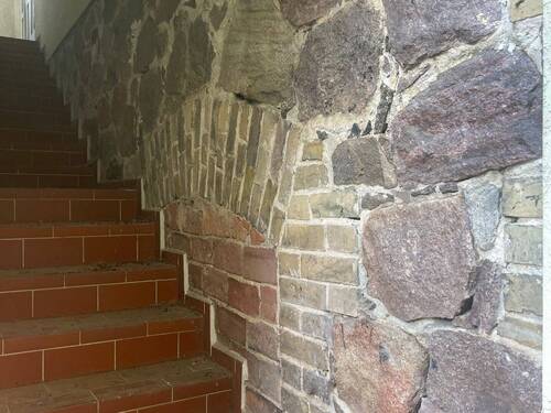 Aufgang Hinterhaus zur Whg. 3 (hinten) - 