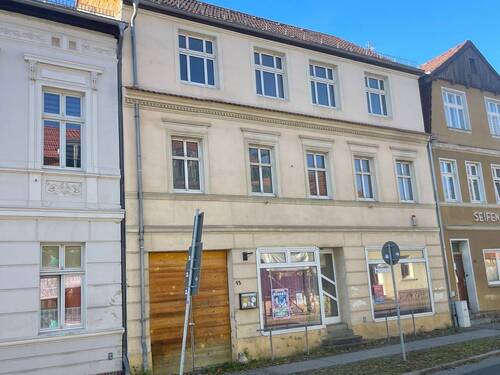 Blick vom Ortskern - 9 Zimmer Mehrfamilienhaus, Wohnhaus zum Kaufen in Lindow (Mark)