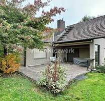 Großzügiges Einfamilienhaus mit Einliegerwohnung und großem Grundstück - Scheden / Meensen